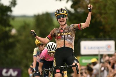 'Wonderful day' for Vos as she takes yellow jersey in women's Tour de France