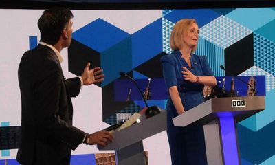 Truss and Sunak trade blows in acrimonious first TV debate