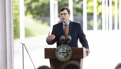 Lightfoot taps developer to carry the ball for Soldier Field dome — and keep Bears home