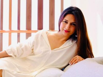 Divyanka Tripathi slams trolls for fat shaming and asking if she is pregnant; writes ‘I blocked those people who are mentally ugly’