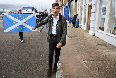 Rishi Sunak vows to 'drive down support for independence' with pop at SNP