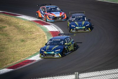 CUPRA battles heat to bag points at Vallelunga in FIA ETCR