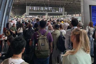 Travel chaos as trains out of King’s Cross disrupted over electric lines fault