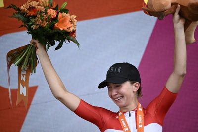 Ludwig wins stage 3 of women's Tour de France, Vos stays in yellow