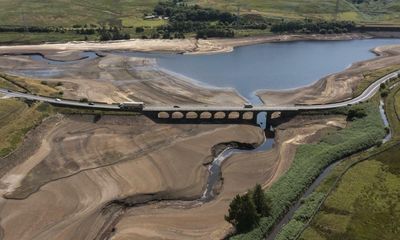 People in England urged to curb water use amid driest conditions since 1976