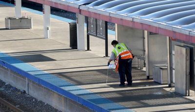 Teen who died in attempted robbery aboard train identified