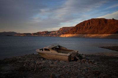 Body near Lake Mead swimming site 3rd to surface since May