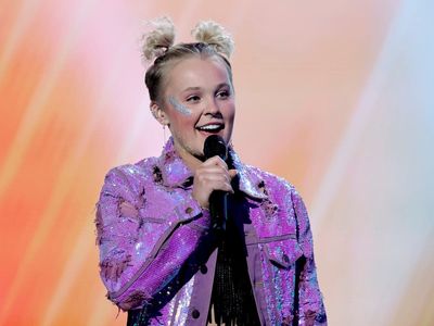 JoJo Siwa sparks criticism after saying she doesn’t ‘like the word’ lesbian