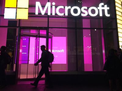 Microsoft blames economic woes for missing profit targets