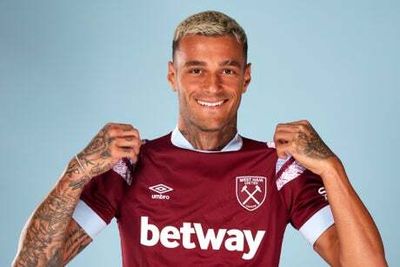 West Ham announce Gianluca Scamacca signing in £30.5m transfer as David Moyes finally lands new striker