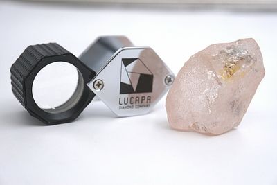 Rare pink diamond 'largest found in 300 years'