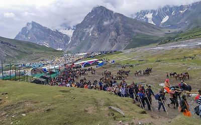 Amarnath yatra: 1,147 pilgrims leave for cave shrine from Jammu