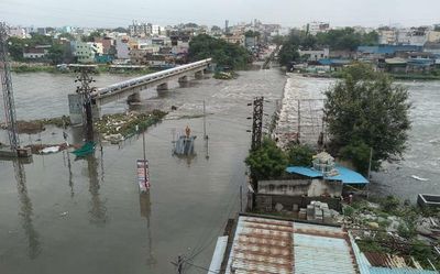 Closure of bridges on Musi isolates communities