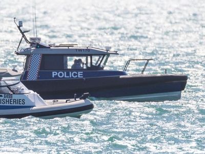 Search for missing WA fisherman suspended