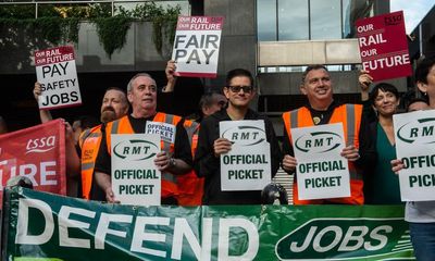 Grant Shapps rules out meeting with rail unions as strikes halt most trains