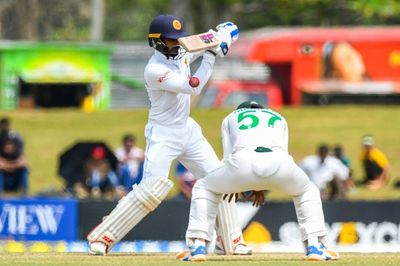 De Silva ton sets Pakistan monumental task in second Test