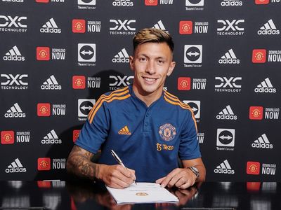 Man Utd complete signing of Lisandro Martinez from Ajax