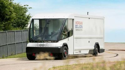 Morgan Olson And EAVX Unveil All-Electric Proxima Walk-In Step Van