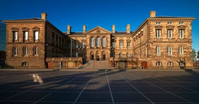 CHSq 2022: Is there parking at the Custom House Square concert?