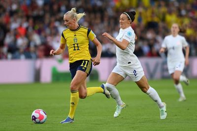 Lucy Bronze prepared to ‘play through the pain’ as England chase Euro 2022 glory