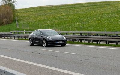 Yet another fatal Tesla Autopilot crash is under federal investigation