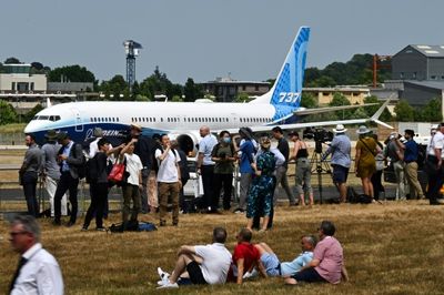 Boeing sees progress on 787 but warns on supply chain