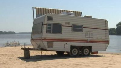 Camper Mysteriously Marooned In Ohio River Becomes Tourist Attraction