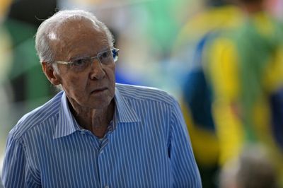 Brazil great Zagallo hospitalized over respiratory infection