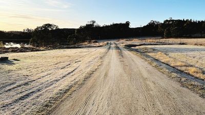 Arctic-like temperatures won't go away in southern Queensland as tourists plot their winter escape