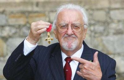 Bernard Cribbins: Doctor Who star and Wombles narrator dies, aged 93