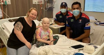 Knights player's special delivery lifts young fan, stuns Hunter family