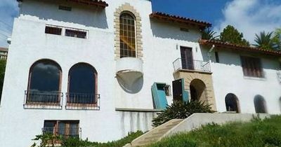 Abandoned murder mansion where doctor killed his wife and daughter worth millions