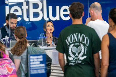 JetBlue buys Spirit for $3.8 billion