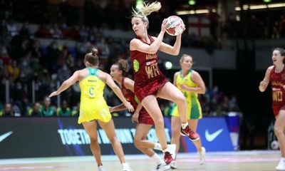 Experienced England face early New Zealand test in netball title defence
