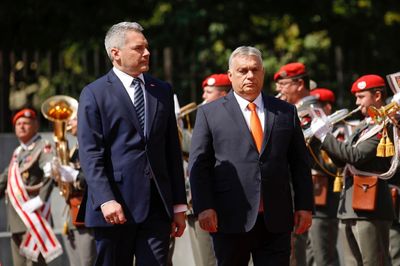 Austrian, Hungarian leaders discuss migration, Ukraine war