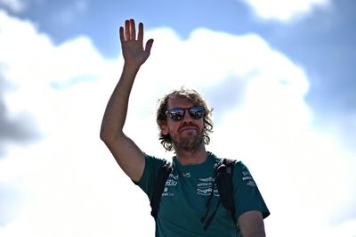 Hamilton leads affectionate tributes to retiring Vettel