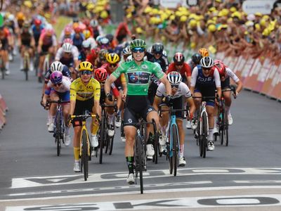 Lorena Wiebes wins Tour de France Femmes stage five after 30-woman crash