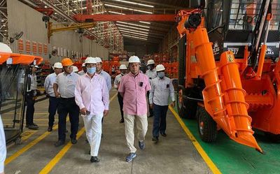 State team visits Rajkot farm machine unit