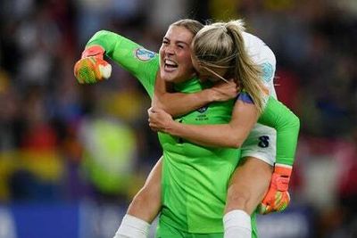 Mary Earps reveals message from fellow Man United goalkeeper David de Gea after helping England reach final