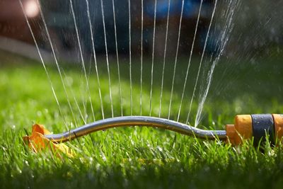 Households’ garden accessories worth £800 on average, says insurer