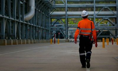 Soaring gas prices help Origin Energy net $1.59bn from Queensland pipeline