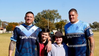 Sonny Bill Williams and other NRL stars visit outback NSW schools for Deadly Blues campaign