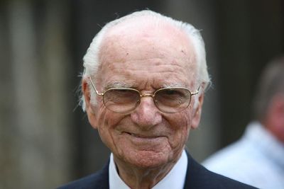 On This Day in 2015: Famed racing commentator Sir Peter O’Sullevan dies