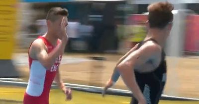 Alex Yee applauded by rival during race in classy moment as he takes Commonwealth gold