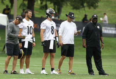 Steelers fans call for Kenny Pickett after 2 Mitch Trubisky throws