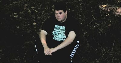 Man told he wouldn't live past 30 shed six stone by following instructions on Fitbit