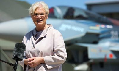 Germany lends more support to Ukraine forces with tanks pledge