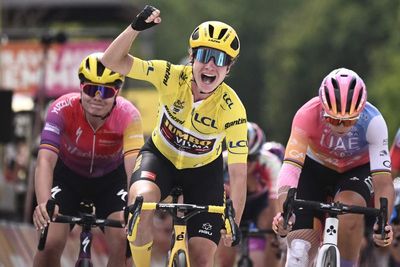 Marianne Vos extends Tour de France Femmes lead with stage six win