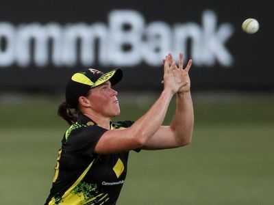 Harris 'froths' at Games cricket chance