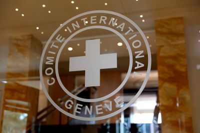 Red Cross offers to help evacuate wounded from Ukrainian POW attack
